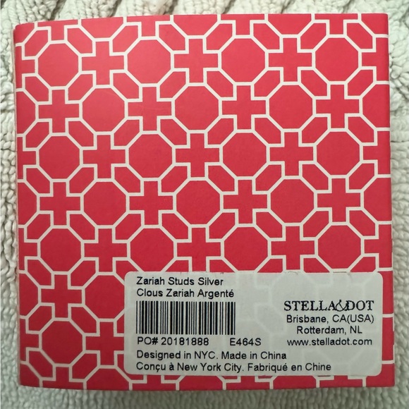 Stella & Dot | 🩶🤍Zariah Studs - Silver 🤍🩶 - Picture 7 of 7